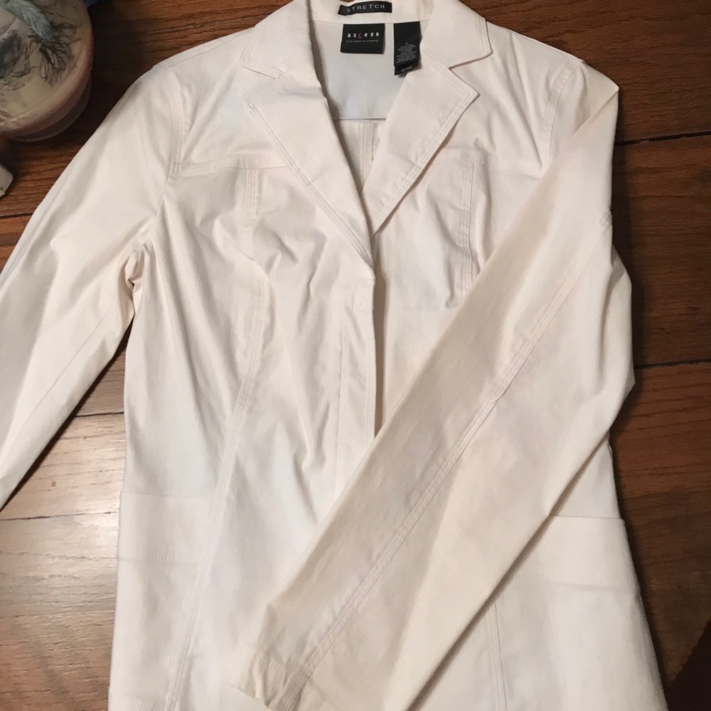 - NWOT Access by Liz Claiborne White Jacket, (8)